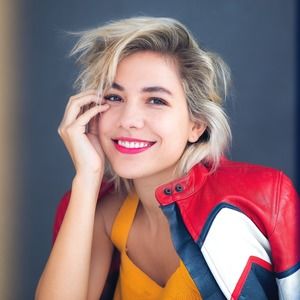 Meet your Posher, Laura